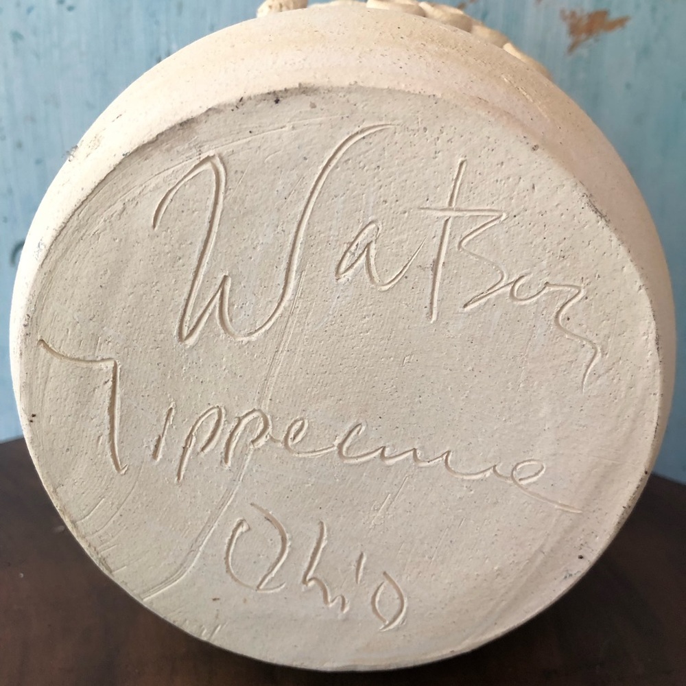 Ceramic wine bucket made by artist in off-white with raised grape bunches - Picture 6 of 13